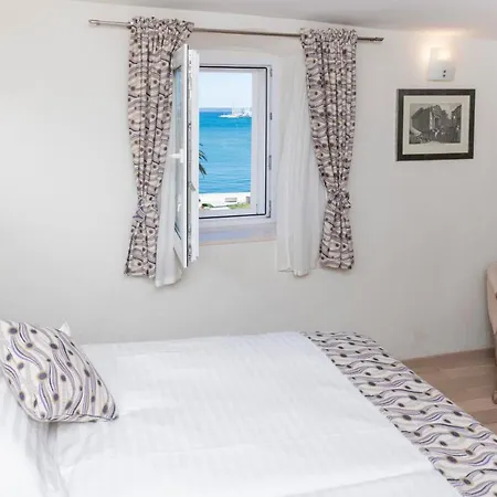 Kastel 1700 فندق