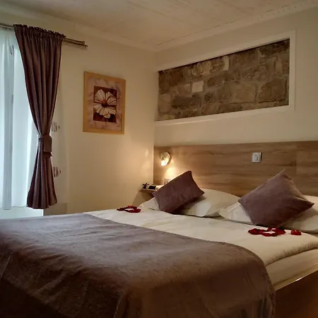 Kastel 1700 Hotel 3*