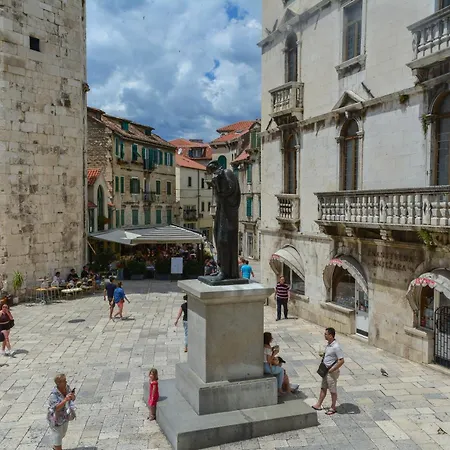 Kastel 1700 Szálloda
