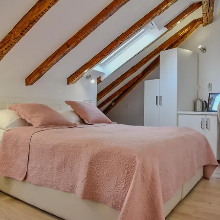 Kastel 1700 3* سبليت