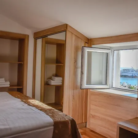 Kastel 1700 3* Split