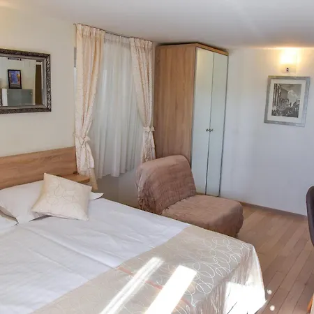Kastel 1700 3*