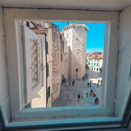 Kastel 1700 3* سبليت