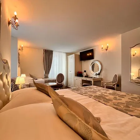 Kastel 1700 מלון