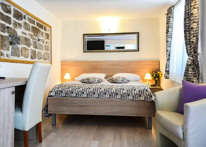 Hotell Kastel 1700 3*