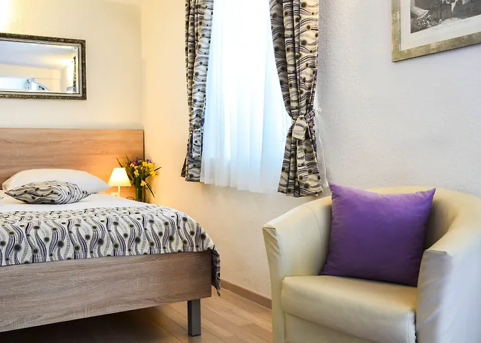 Hotell Kastel 1700 3*