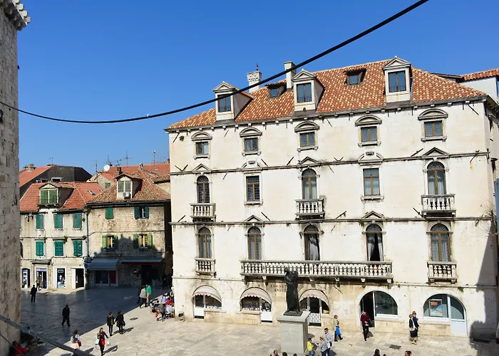 Kastel 1700 3* Split