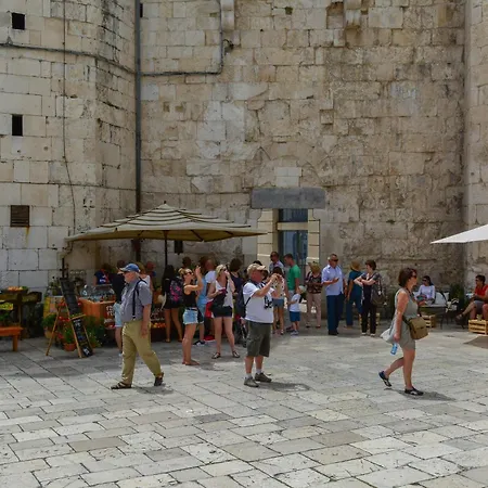 Kastel 1700 3* Split